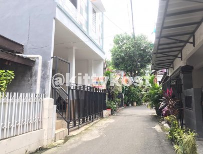 KOST KITTY AC (FREE WIFI) + KAMAR MANDI DALAM (KP. MELAYU)