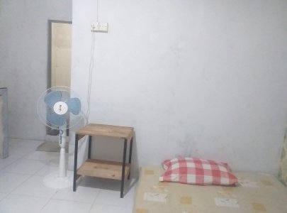 Kost Wanita Kamar Mandi Dalam