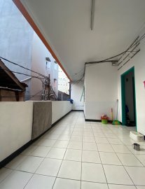 Disewakan kost di belakang kampus untar dan trisakti