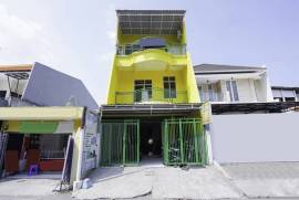 OYO Life 2573 Griyo Kost Putra 205