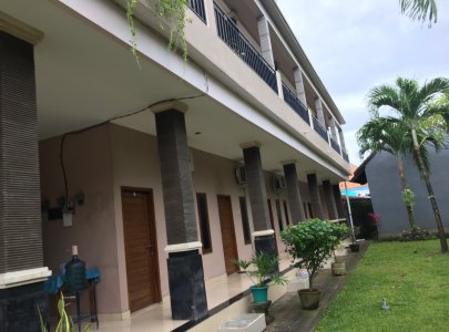 Area luar gedung kost