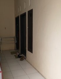 Kos Putri Bersih kamar mandi dalam