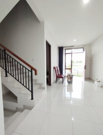 Kost Putri Widia Kost Academia Pavillion Citra Raya, selangkah ke kampus Esa Unggul Tanggerang.