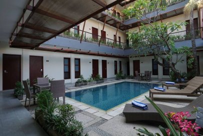 Kost Raya Legian Bali