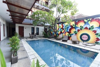 Kost Raya Legian Bali