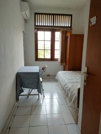 Kost Wanita Cemara Seven