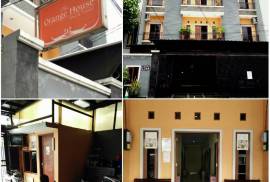 Orange House Kost & Transit