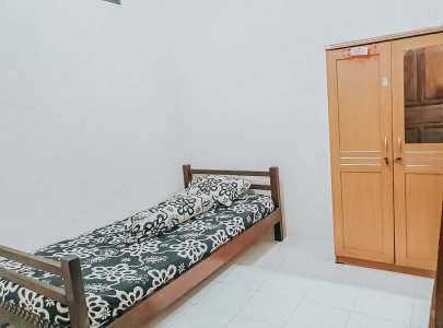 Kost AC Khusus Wanita 50 meter samping mall Kokas