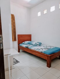 Kost AC Khusus Wanita 50 meter samping mall Kokas