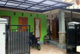 Kost 3 kamar wanita Dekat UI, Gunadarma, BSI, Margo City , Detos, Jalur Kereta, dll