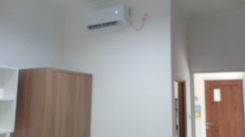 Fasilitas AC di Kamar D1