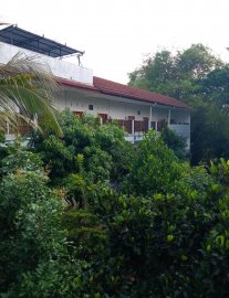 Kamar kost putri di belakang kampus UNISYA