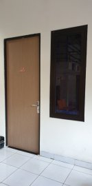 Pintu kamar dan jendela