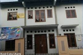 KOST PUTRI SEKITAR UNS KOST PUTRI ESTU UTAMI CP 085101804066