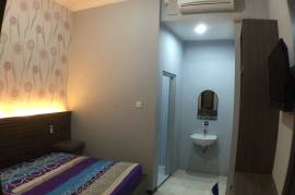 Oval kost AC (spt guest house) studio room , kamar mandi dalam