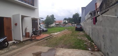 Disewakan rumah 3 Lt strategis Kahfi 1 dekat pintu tol Brigif