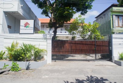 Fun Living Guest House (Executive Studio) - Premium Serviced Guest House Near Kuta & Canggu