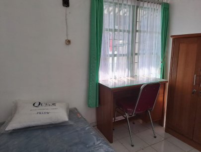 DISEWAKAN KAMAR KOST ISI LOKASI STRATEGIS DEKAT UNIV MERCUBUANA (0816681103)