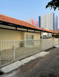 Rumah Kos ELLYS - Gran Pramuka Sq.