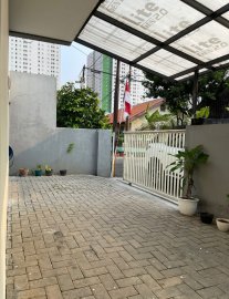 Rumah Kos ELLYS - Gran Pramuka Sq.