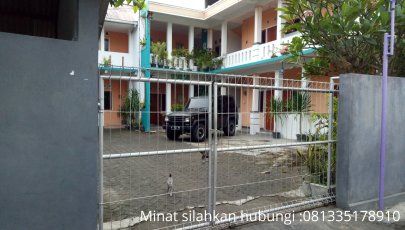 Griya Chandra Kost putra dan putri kamar mandi dan dapur dalam