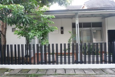 Kamar kos khusus putri di kompleks Daksinapati