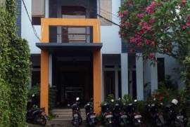 Sewa kost khusus putri 