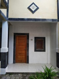 Kost Puri Padma Solo