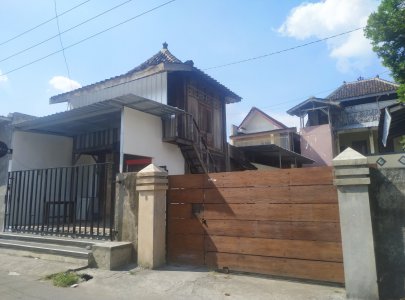 Kost Puri Padma Solo