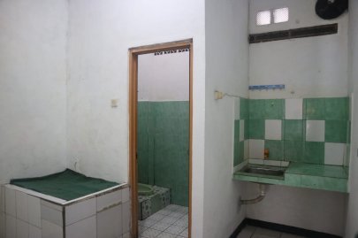 KONTRAKAN 3 PINTU JAKARTA STRATEGIS 