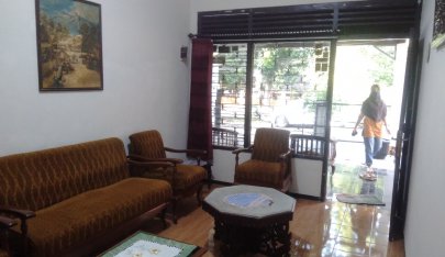 Homestay Semarang strategis di Undip Tembalang penginapan sewa rumah harian untuk Rombongan 