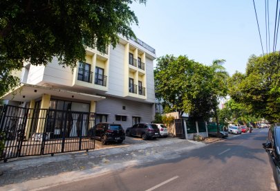 Kost Bendungan Hilir Toba Mansion Double Standard Jendela Balkon Near Menara Astra