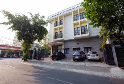 Kost Bendungan Hilir Toba Mansion Double Standard Jendela Balkon Near Menara Astra