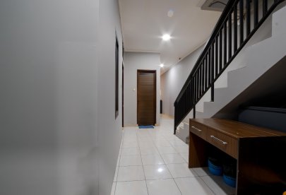 Kost Pulomas KM Luar Include Listrik Dekat Stadion Jakarta International Velodrome