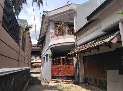 Kost Haji Nawi komplek bank mandiri no 22 Radio Dalam