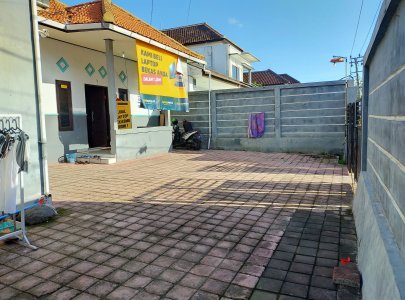 Hokky kost kosongan Tukad Badung Utama (pinggir jalan besar)