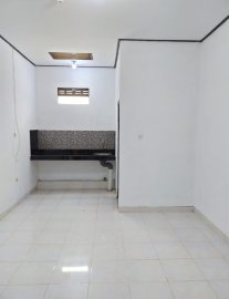 Hokky kost kosongan Tukad Badung Utama (pinggir jalan besar)