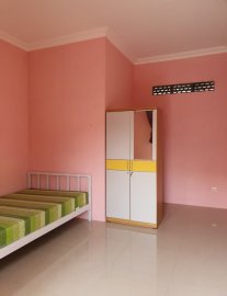 Kost AC exclusive pinggir jalan ditengah kota Karawang +furniture/wifi