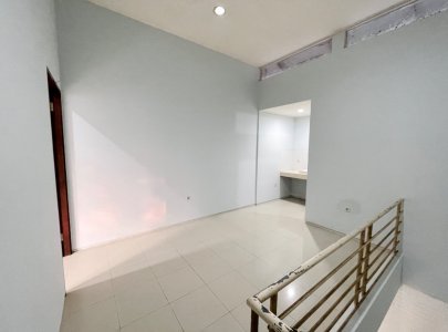 Kontrakan unfurnished 2 lantai Jakarta Barat / karang tengah / Puri Indah / Green Lake City / Meruya