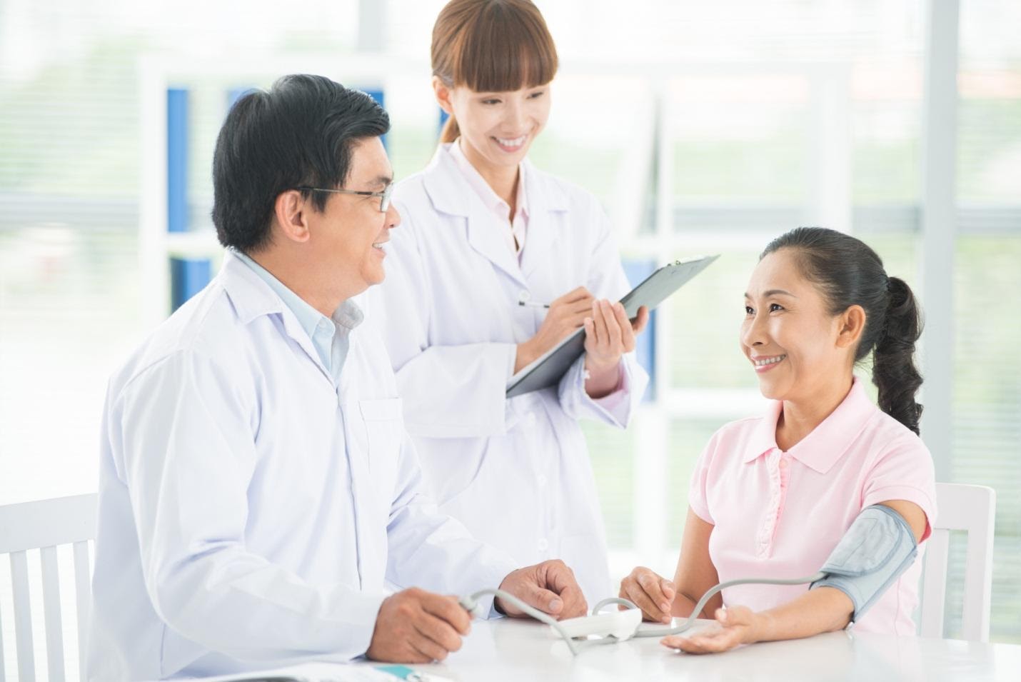 khám bệnh tại nhà Hà Nội Trung tâm bác sĩ gia đình MedicViet