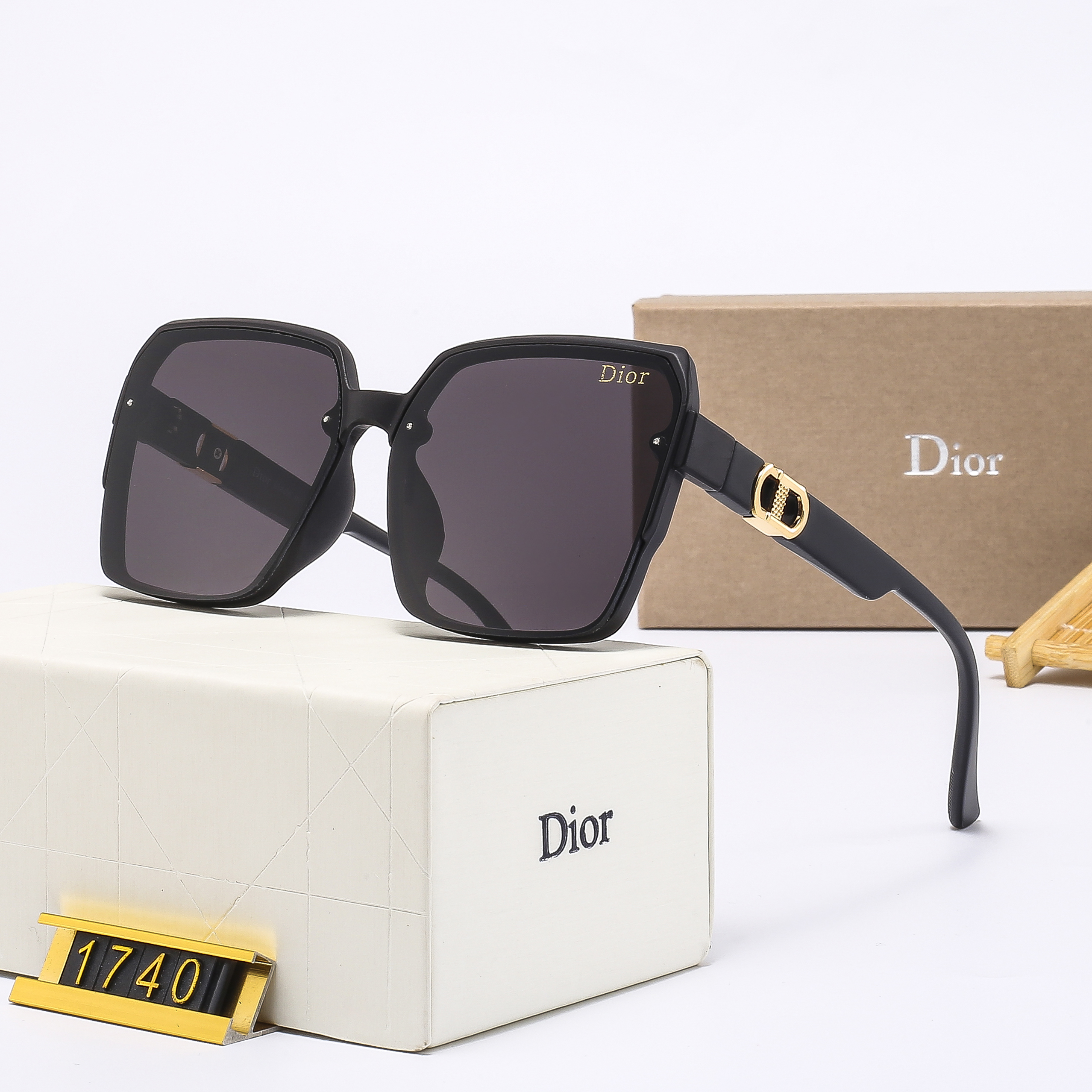 314-9147-T    18.79$ DIOR gallery