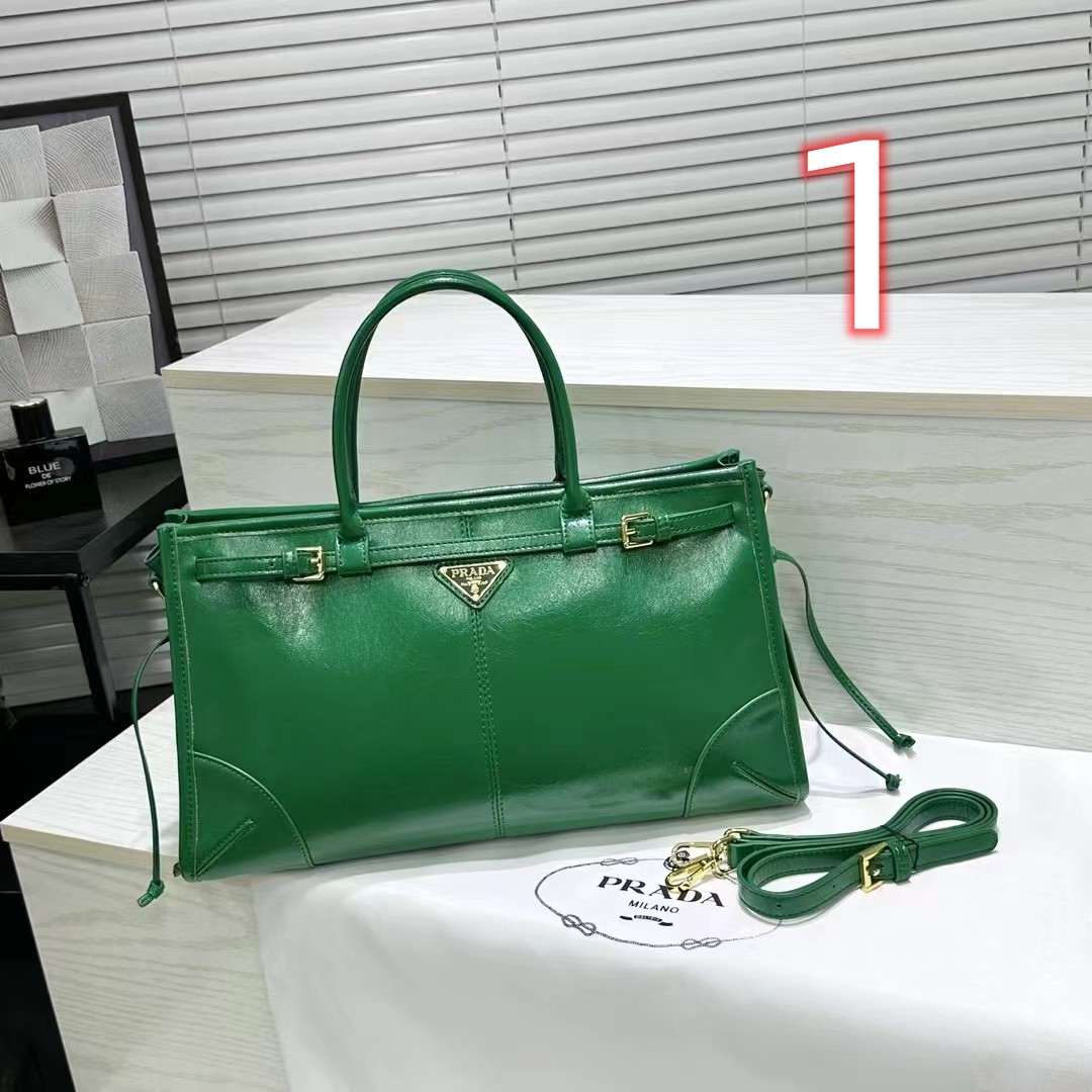 45.26$  PRADA   code 404-6956-R gallery