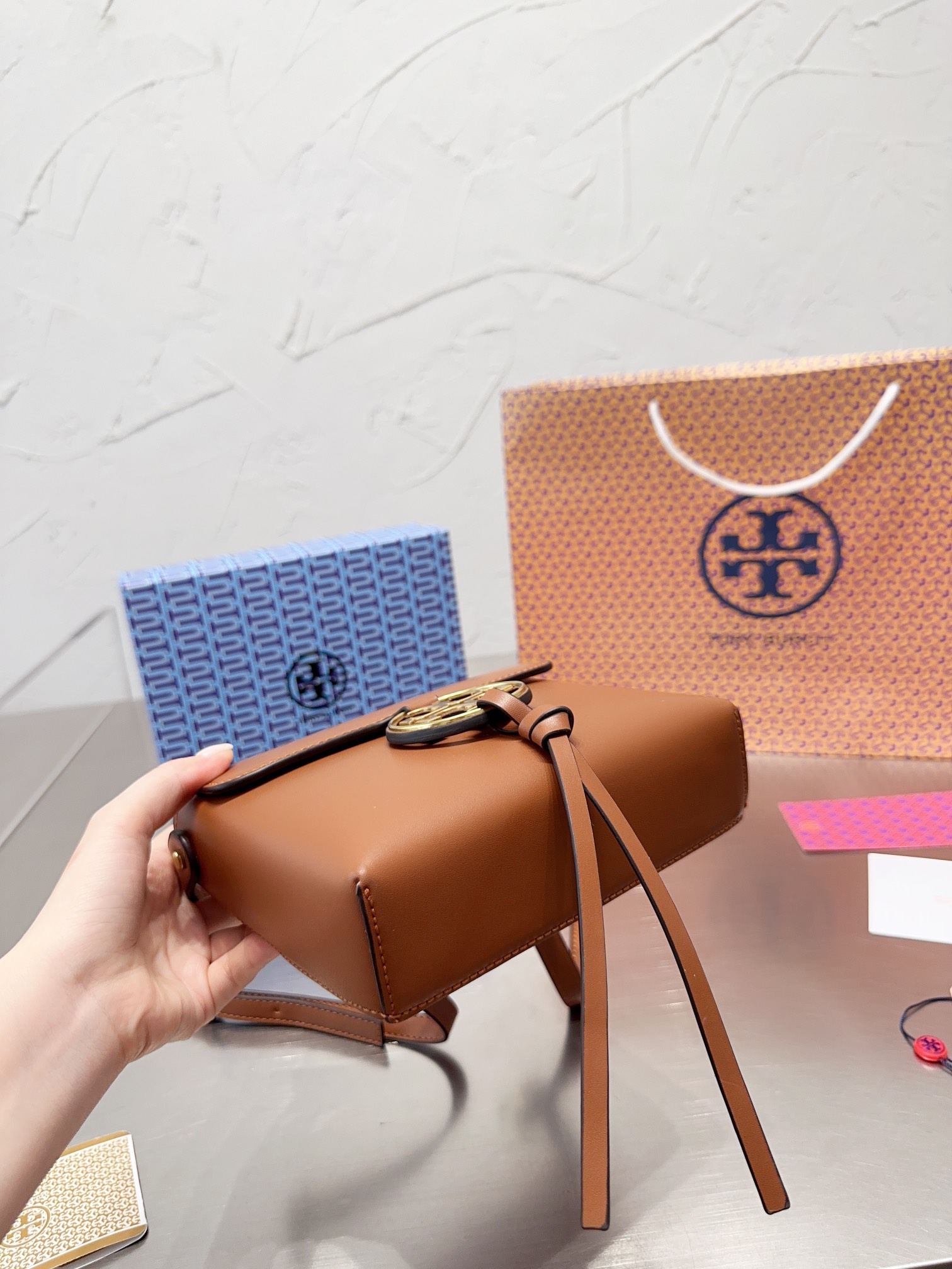 55$- Tory Burch    9831-T gallery