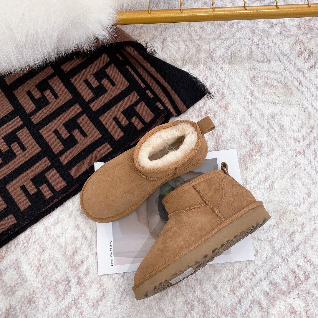 8709-T  49.51 UGG 1:1 gallery