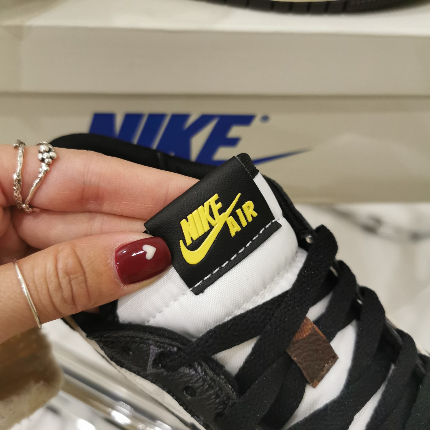 8971-T     NIKE-46.98$ gallery