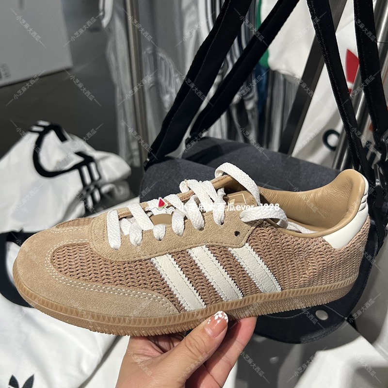 ADIDAS 49.99$    10214-T gallery