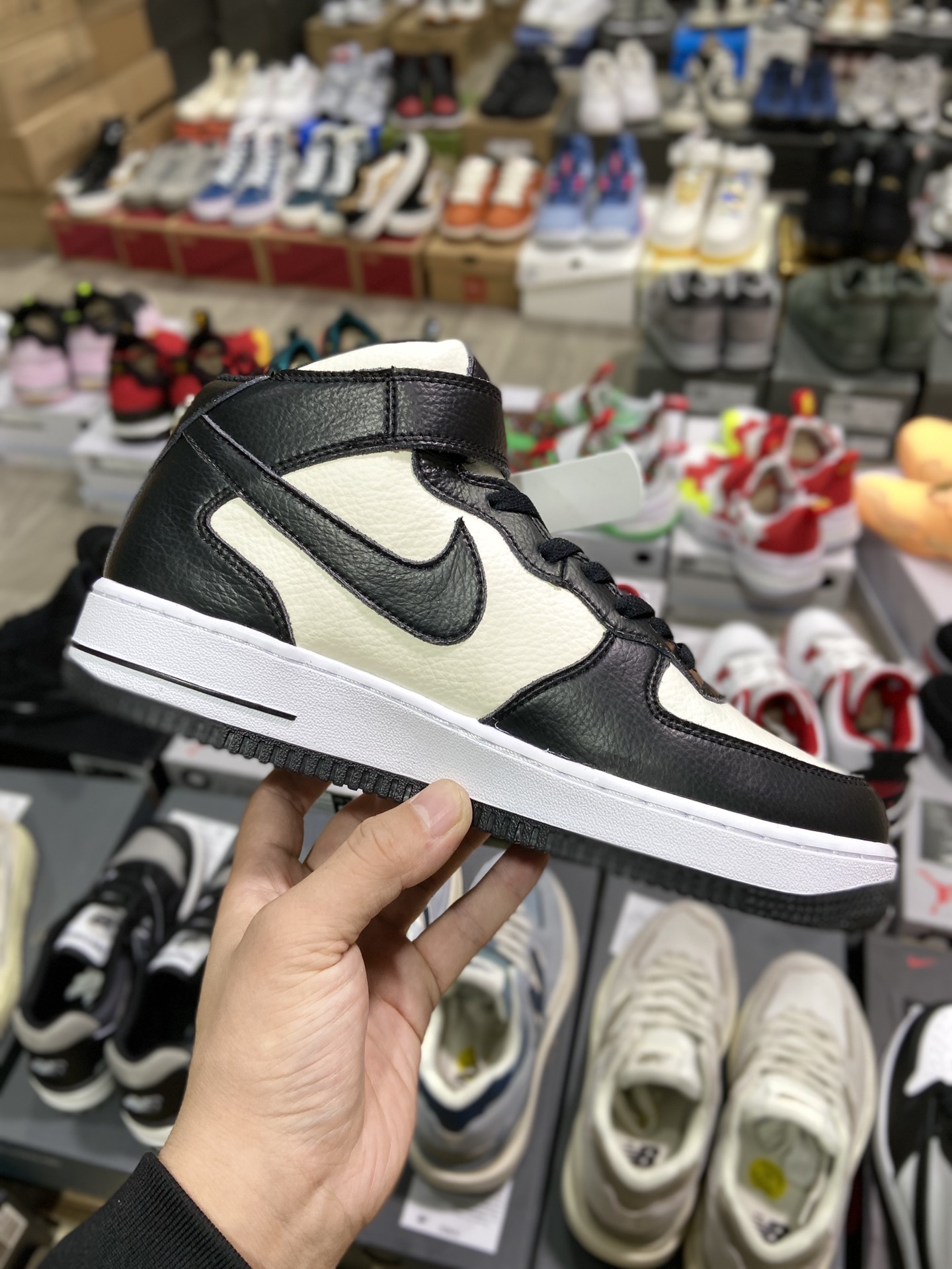 Air Jordan $85 gallery