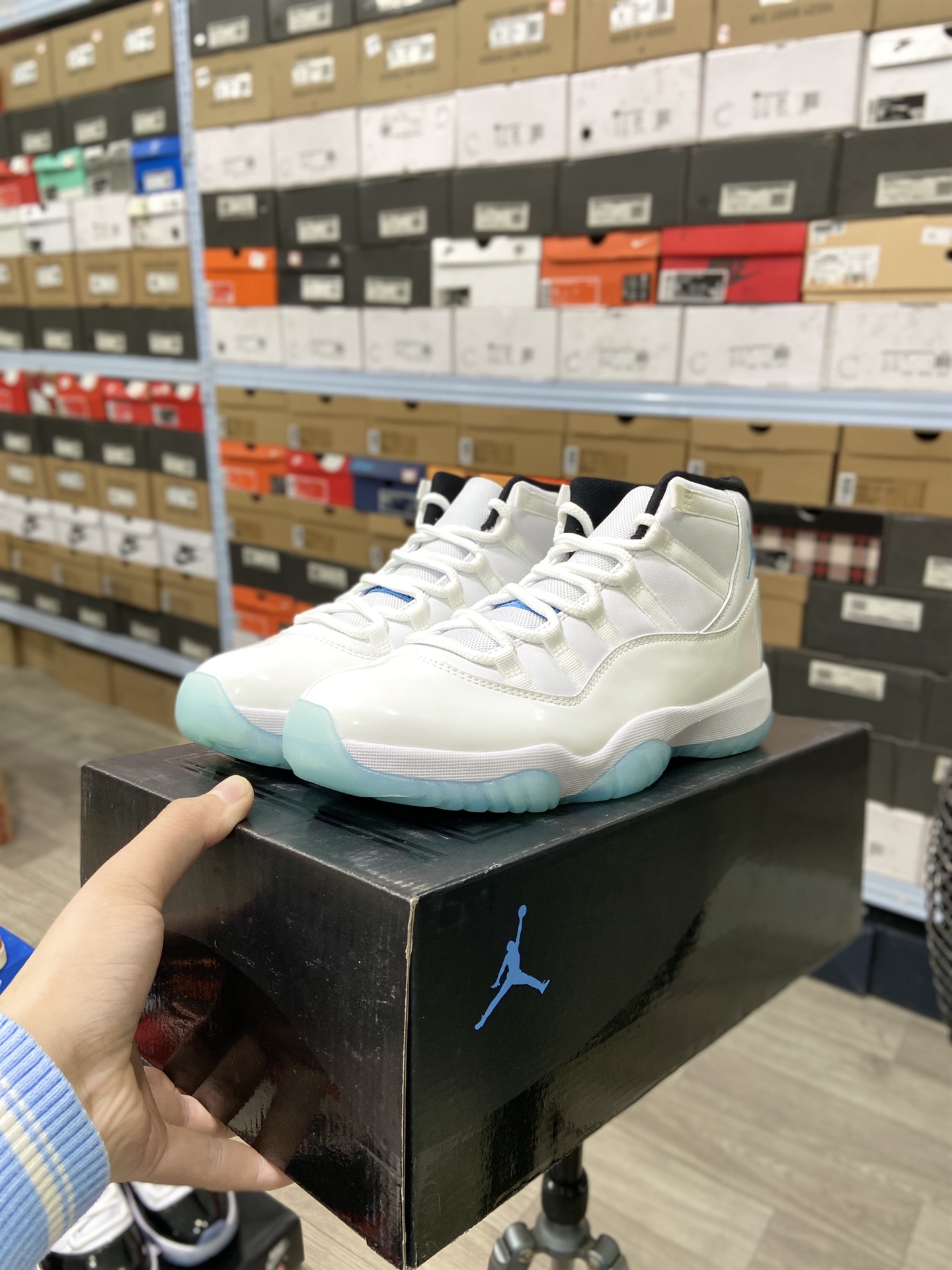 Air Jordan $87 gallery