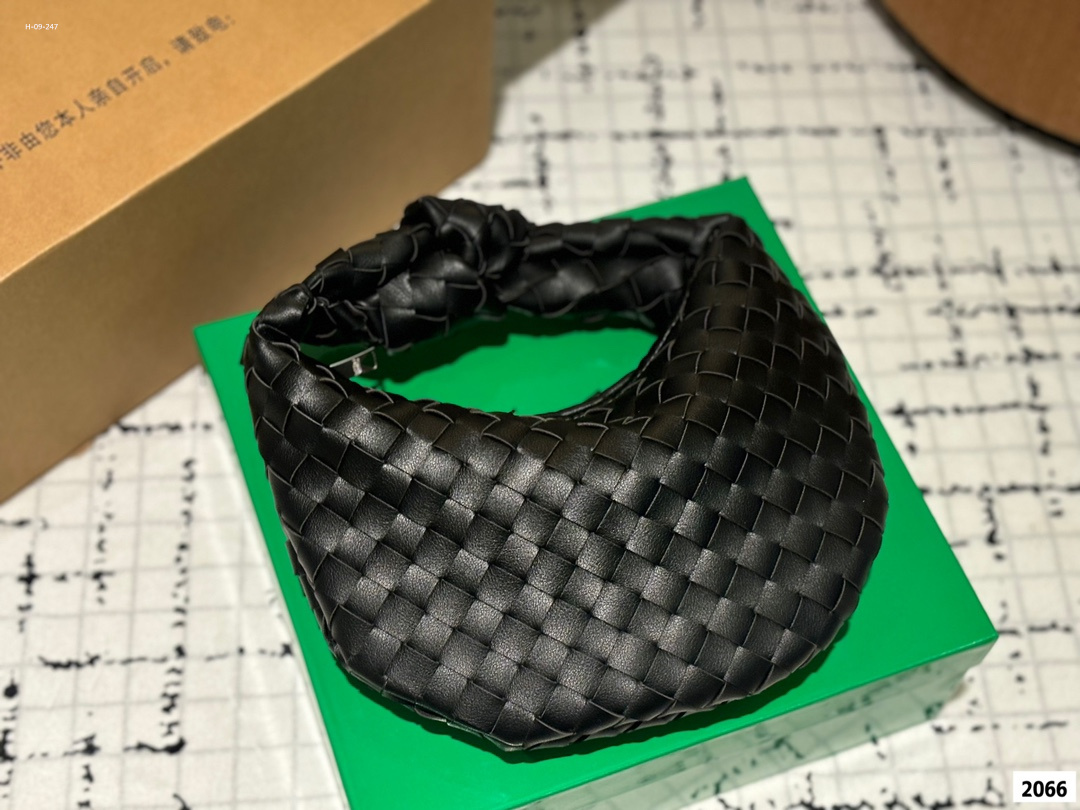 BOTTEGA VENETA $66 gallery