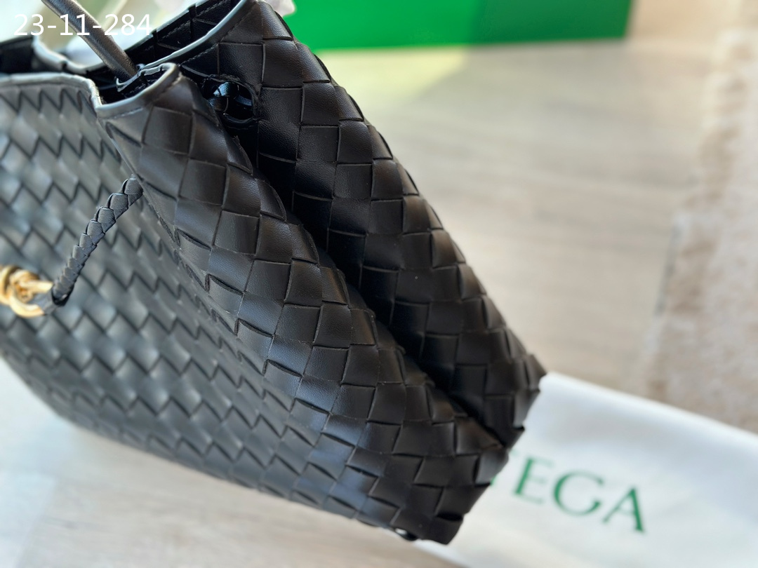 BOTTEGA VENETA $86 gallery